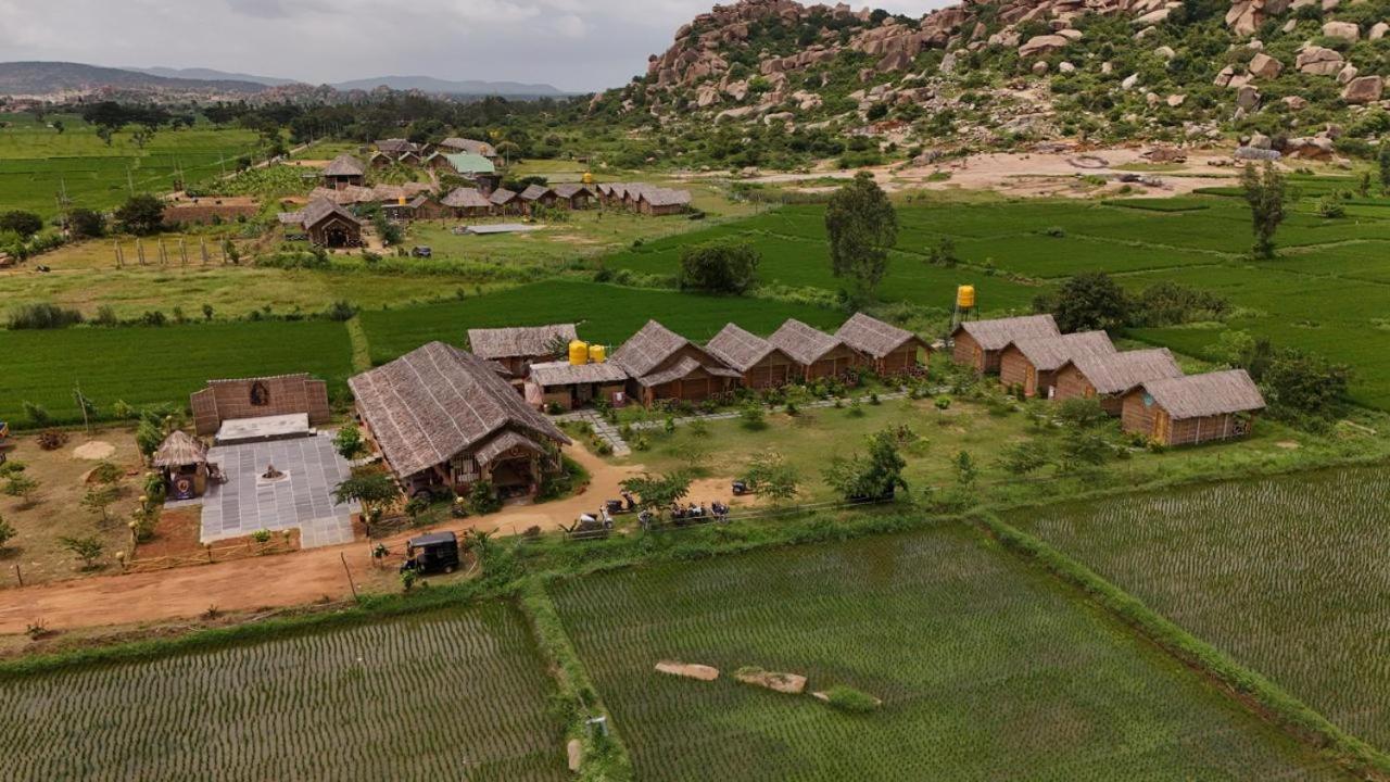 Hampi Rasta Cafe Hotel Buitenkant foto
